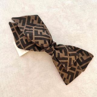 FENDI（バレッタ/ヘアクリップ）のフリマアイテム一覧