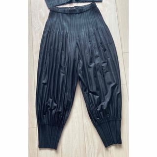 PLEATS PLEASE ISSEY MIYAKE（サルエルパンツ ・ ブラック/黒色系）の
