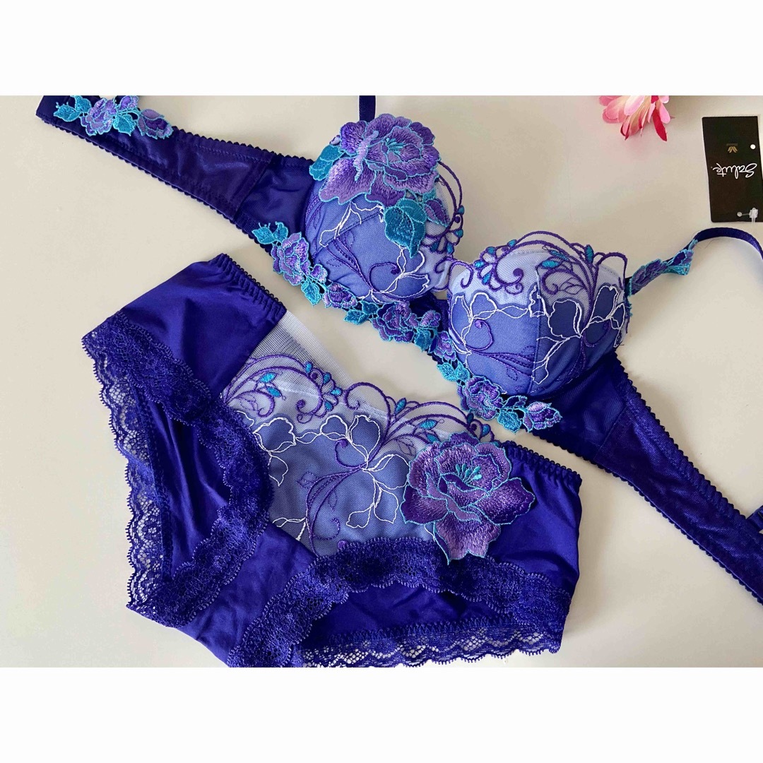 Wacoal] サルート・セットアップ・ラベンダーブラC75&ショーツM Wacoal