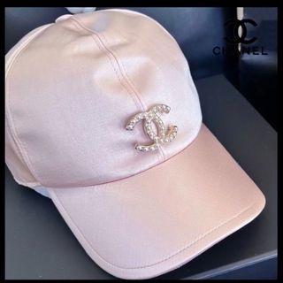 CHANEL（シャネル） キャップ ピンクベージュ パール付きCCロゴ サテン