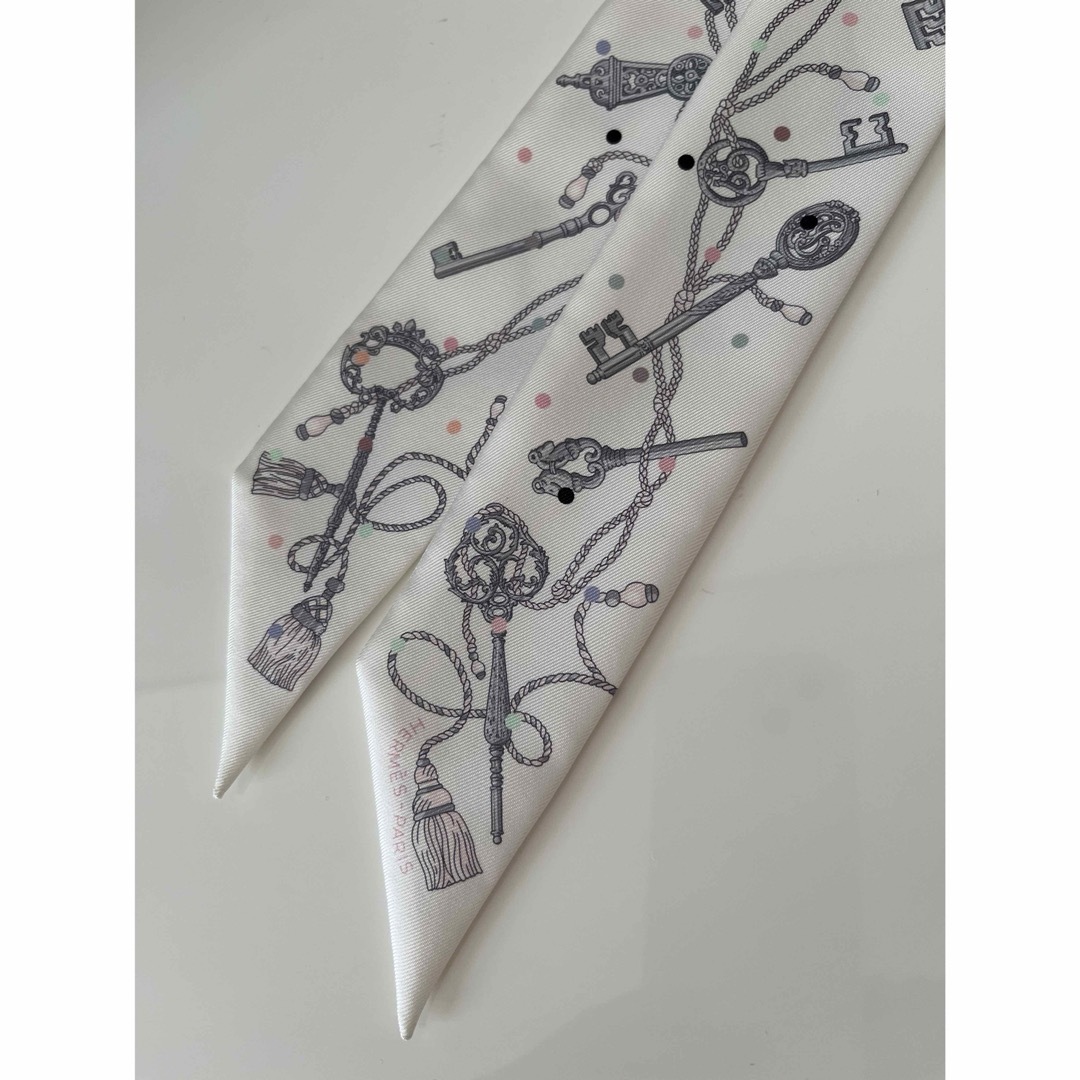 HERMES - タグ付新品 HERMES ツイリー レクレアポア ホワイトの通販 by