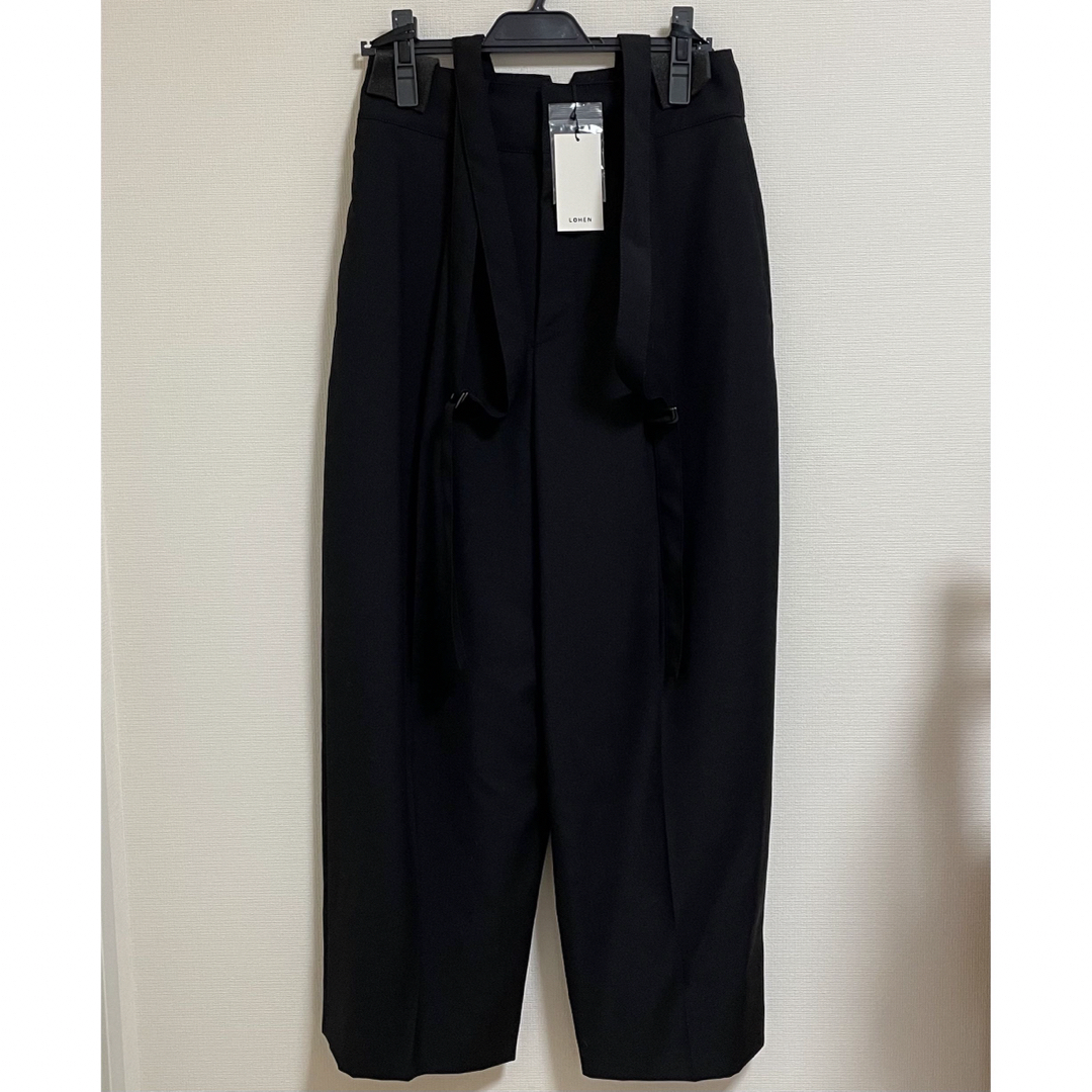 新品タグ付】LOHENサスペンダーエッグパンツ（black36)の通販 by m-10