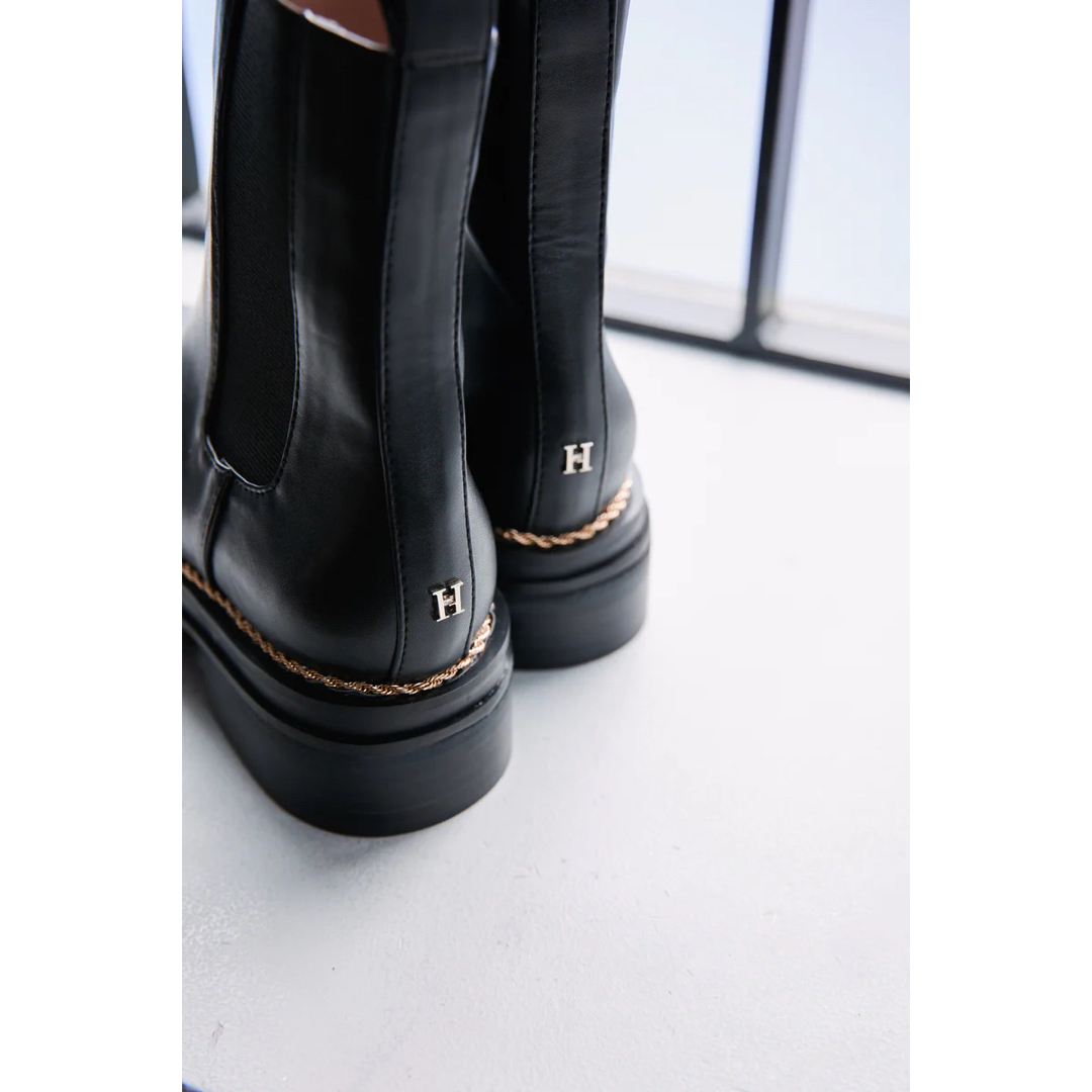 Her lip to - Herlipto【新品】Chelsea Chain Ankle Boots 38の通販 by