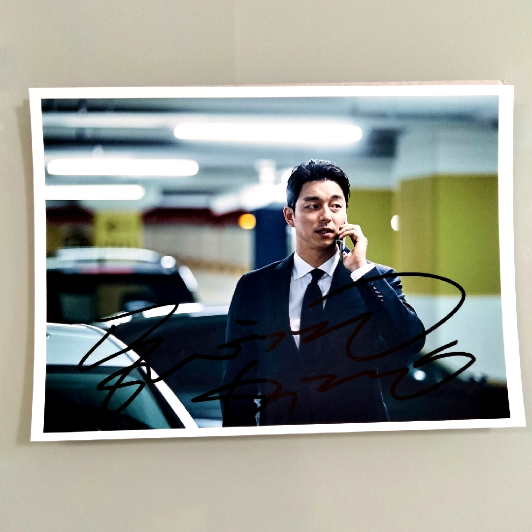 コン・ユ直筆サイン入り2Lサイズ写真…Gong Yoo…ソボク‥の通販 by まご