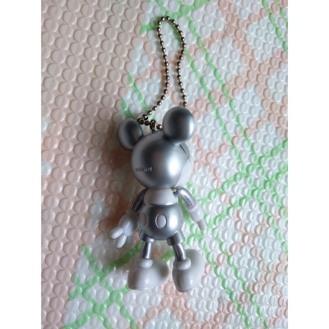 ミッキーマウス - 新品 シルバー ミッキーマウス 手が動く ボール