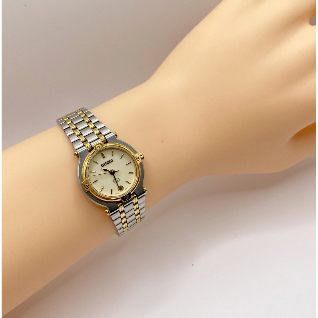 GUCCI - GUCCI グッチ アイボリー文字盤 デイト QZ 9000L 2ERY 腕時計