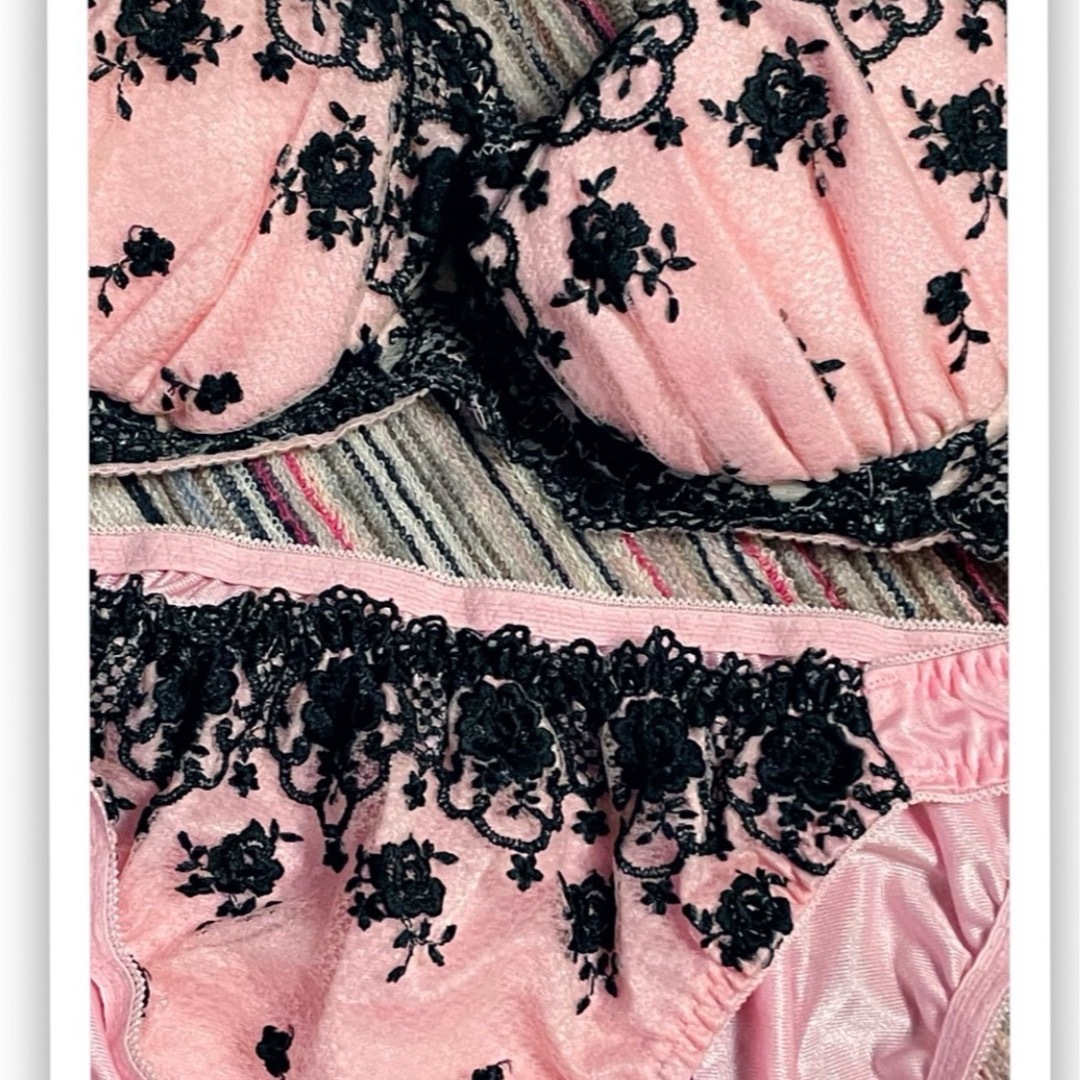 未使用 ピンク系 小悪魔 刺繍 ブラ ショーツ セット D70の通販 by ちよ