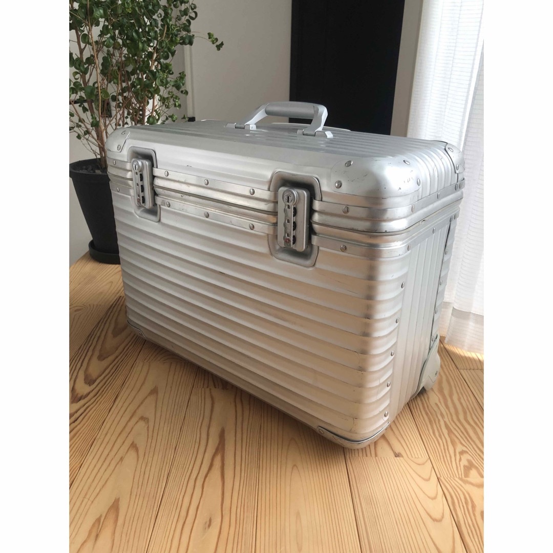 RIMOWA - 美品 RIMOWA/リモワ アルミニウム 旧ロゴ 2輪 パイロット