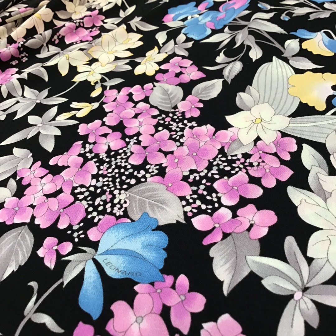 LEONARD FASHION レオナール チュニック 黒地×花柄 42