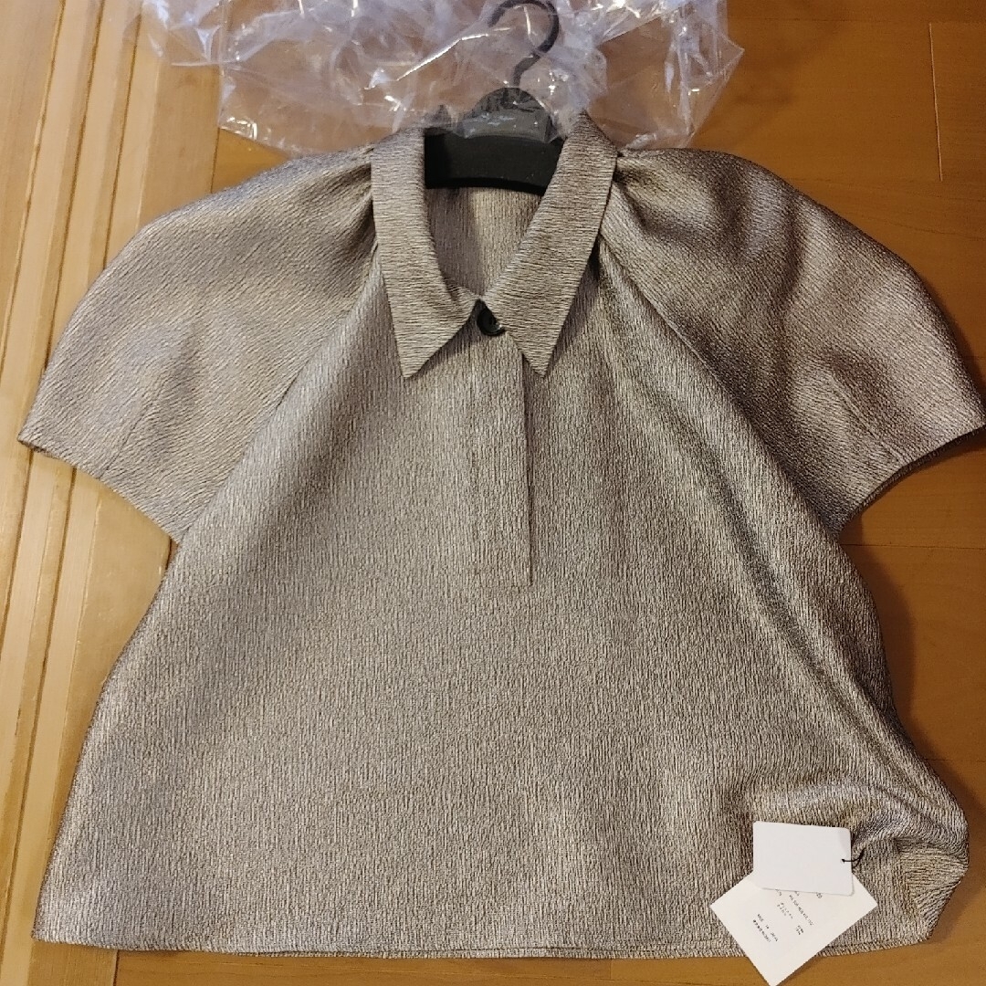 マチャット machatt メタリックパフブラウス（ゴールド）の通販 by こ