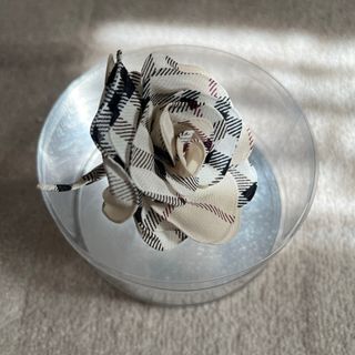 BURBERRY（ブローチ/コサージュ）のフリマアイテム一覧
