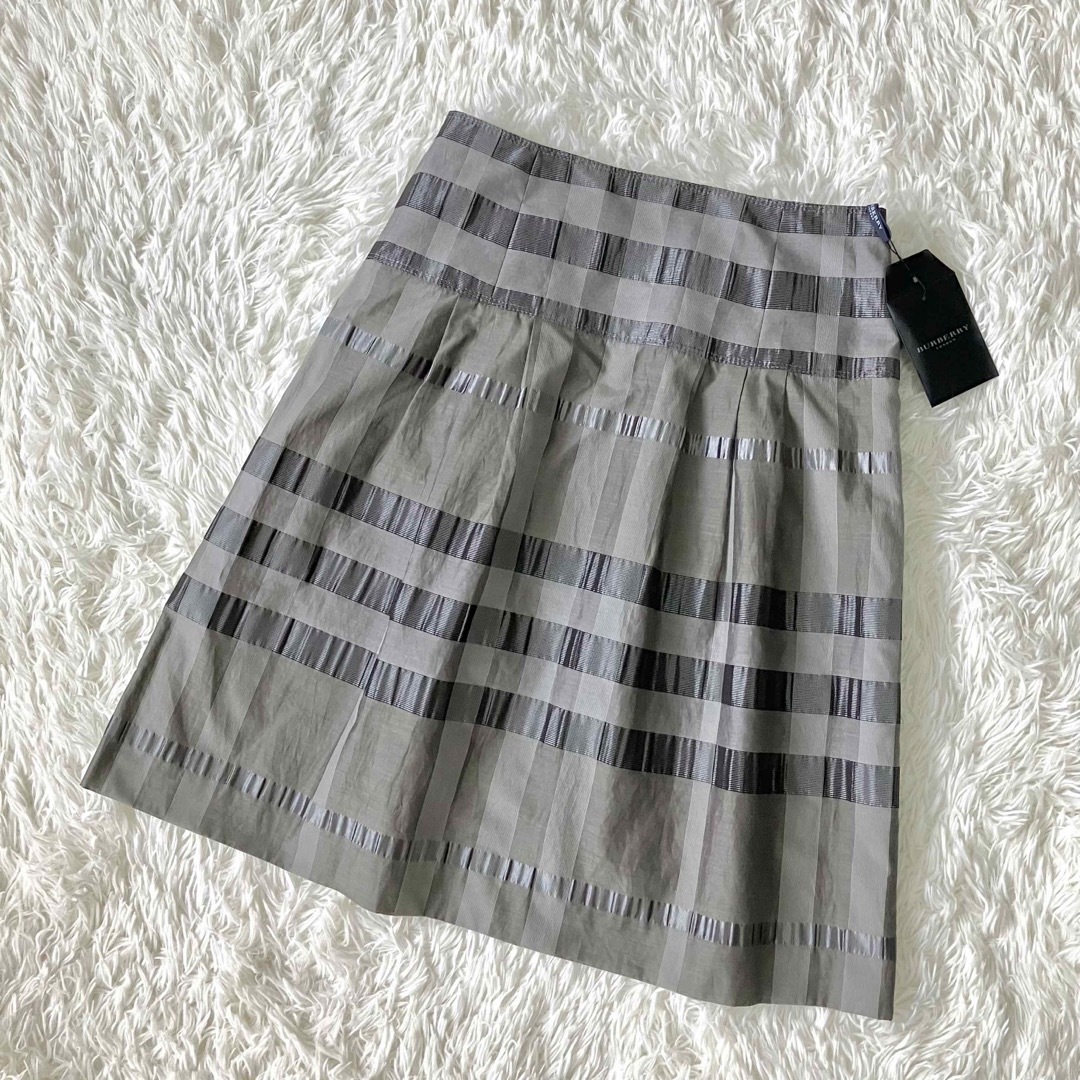 バーバリーチェックスカートフレア新品未使用