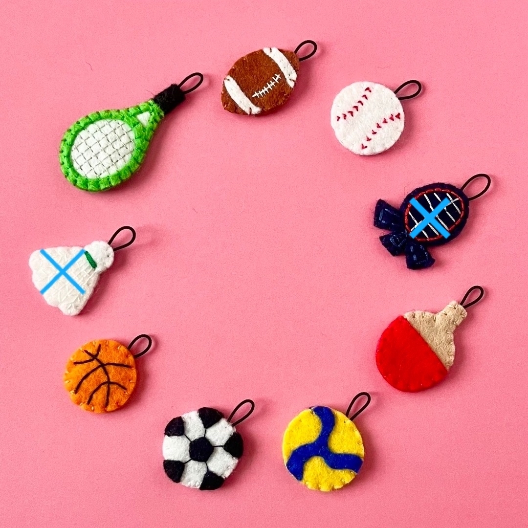 🏐 バレーボール＋イニシャル フェルト ストラップの通販 by Karina's