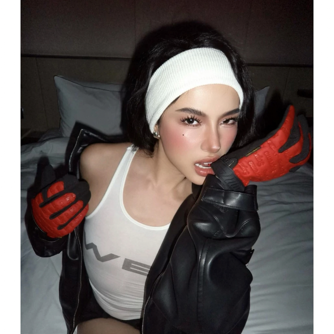 イージー バルチャーズ yzy モワロラ タンクトップの通販 by Nicole Ma