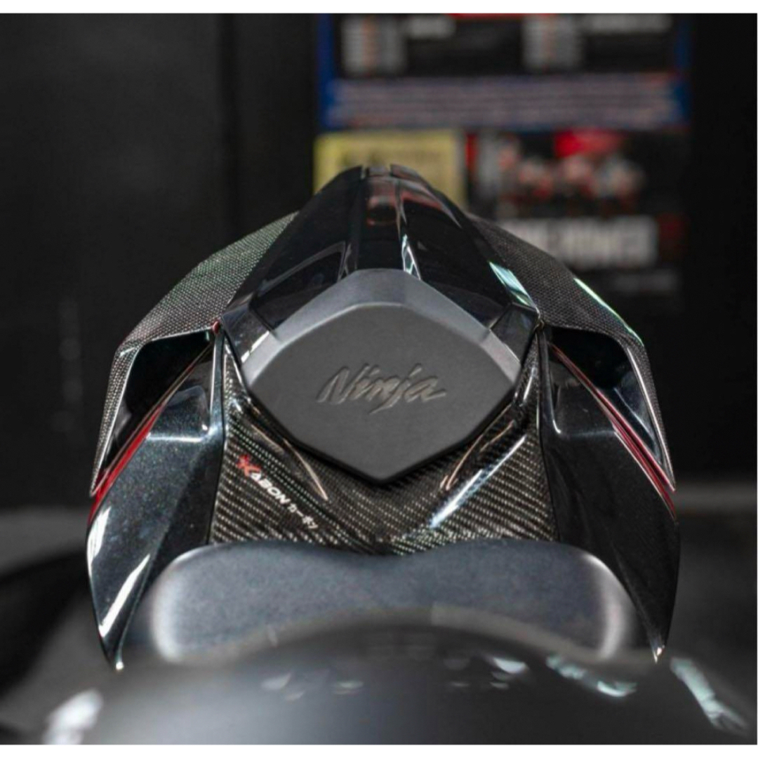 ZX25R/ZX4R カーボンサイドテールカバーの通販 by 46｜ラクマ