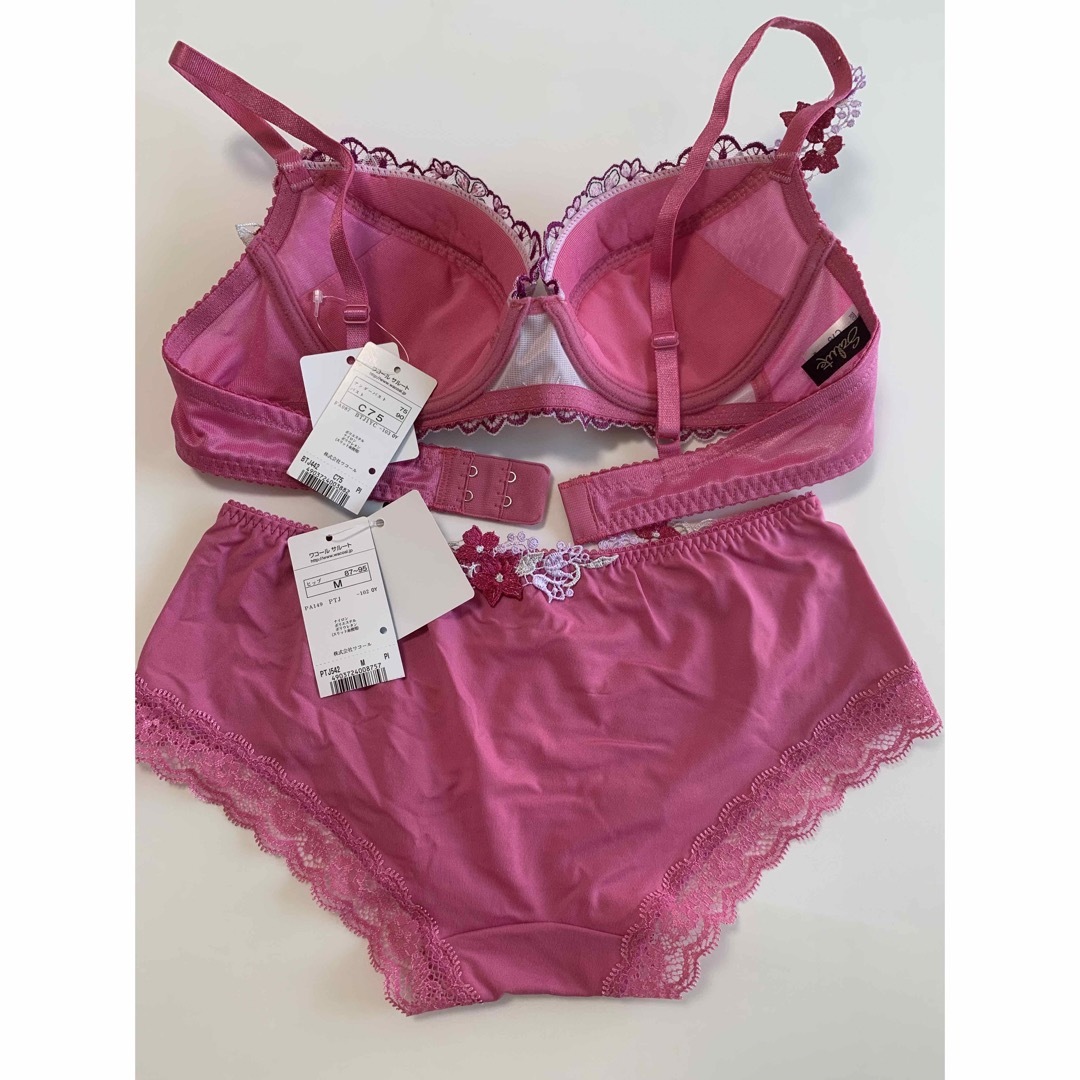 ワコール サルート ブラC75/ショーツM PIの通販 by takayama 2点まとめ