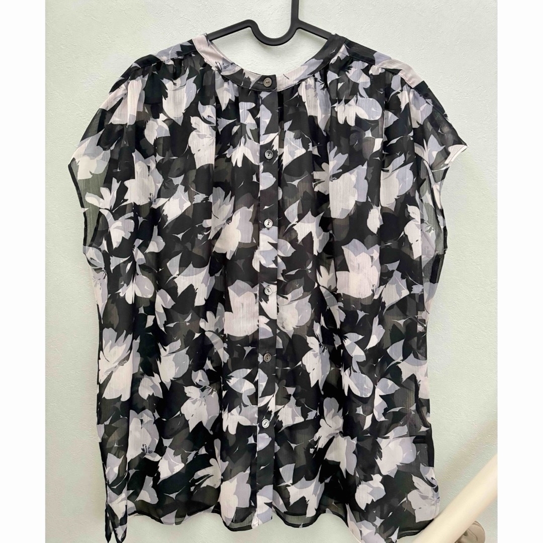 23区 - 23区 花柄ブラウスの通販 by shop｜ニジュウサンクならラクマ