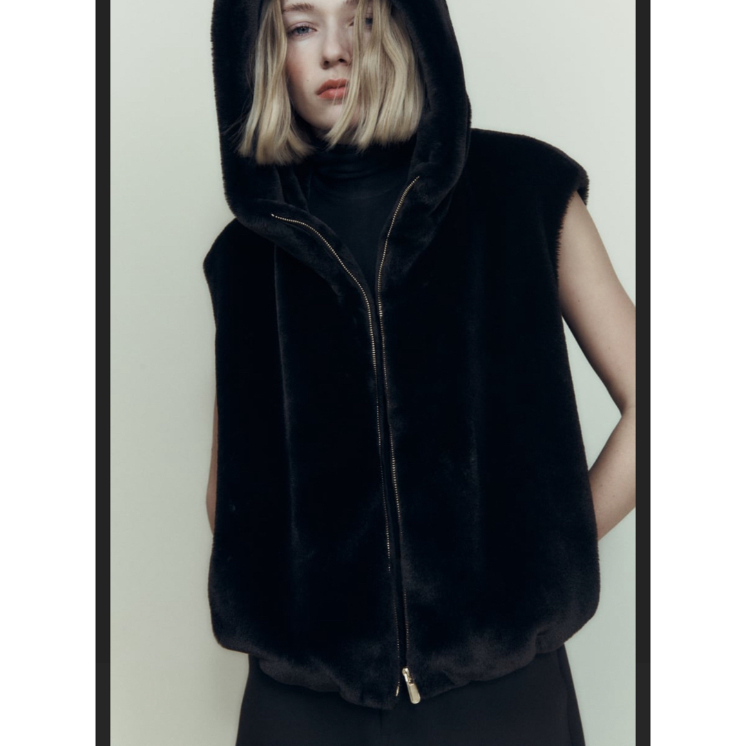 ZARA - 新品！ZARA フード付きフェイクファーベストの通販 by PEAR's
