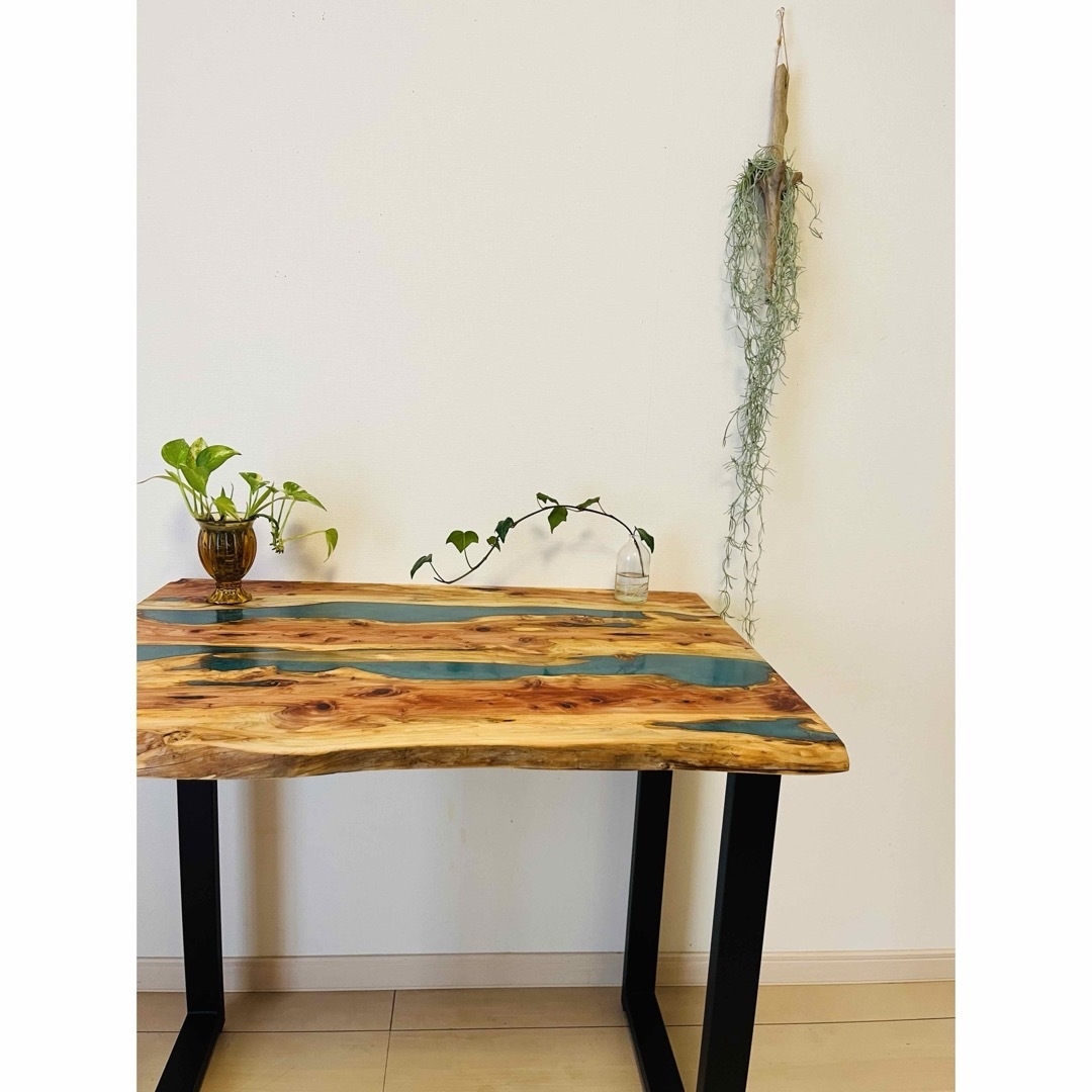 レジンテーブル リバーテーブル デスク エポキシ 貝塚伊吹の通販 by