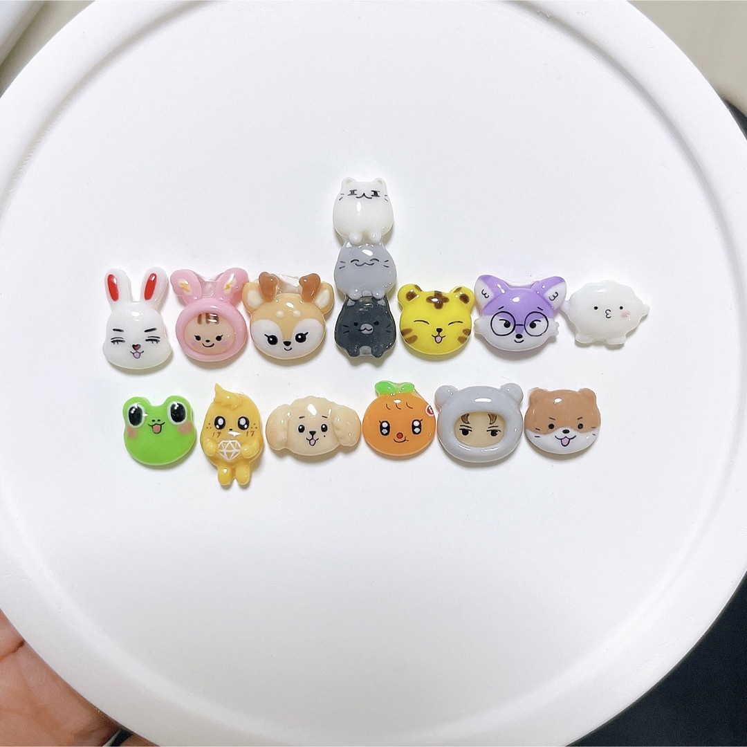 MINITEENオーダーページ】seventeen セブチ ネイルパーツの通販 by