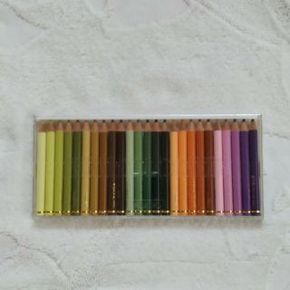 FELISSIMO - フェリシモ 500色 色鉛筆 収納ラック付きの通販 by