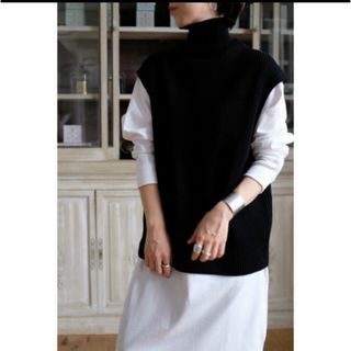 AURALEE（ベスト/ジレ）のフリマアイテム一覧