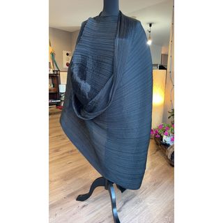 PLEATS PLEASE ISSEY MIYAKE（ストール/パシュミナ）のフリマアイテム一覧