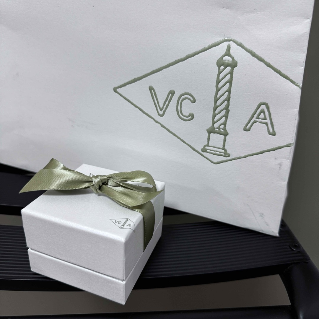 Van Cleef & Arpels - ヴァンクリ ギフトボックス ショッパーの通販 by