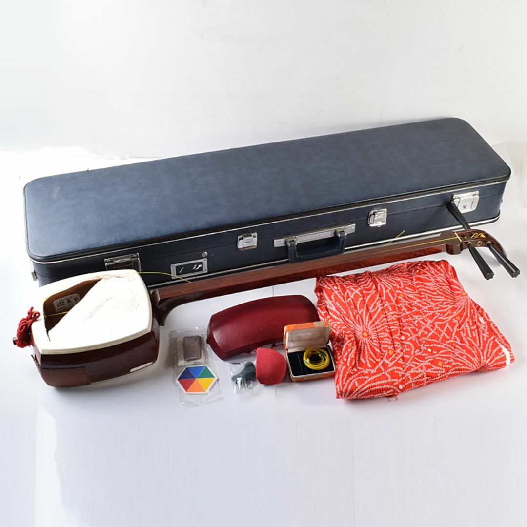 津軽？三味線 棹 太さ 約3cm赤と白のボディ ケース、べっ甲バチ付き