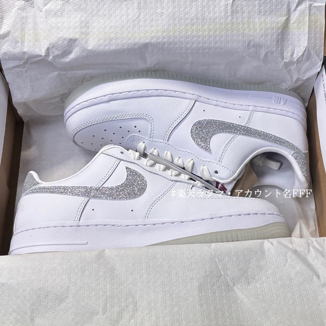 NIKE - 【新品24.5cm】NIKE W エアフォース1'07 ホワイト/シルバーの