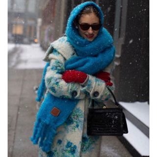 LOEWE（ブルー・ネイビー/青色系）のフリマアイテム一覧