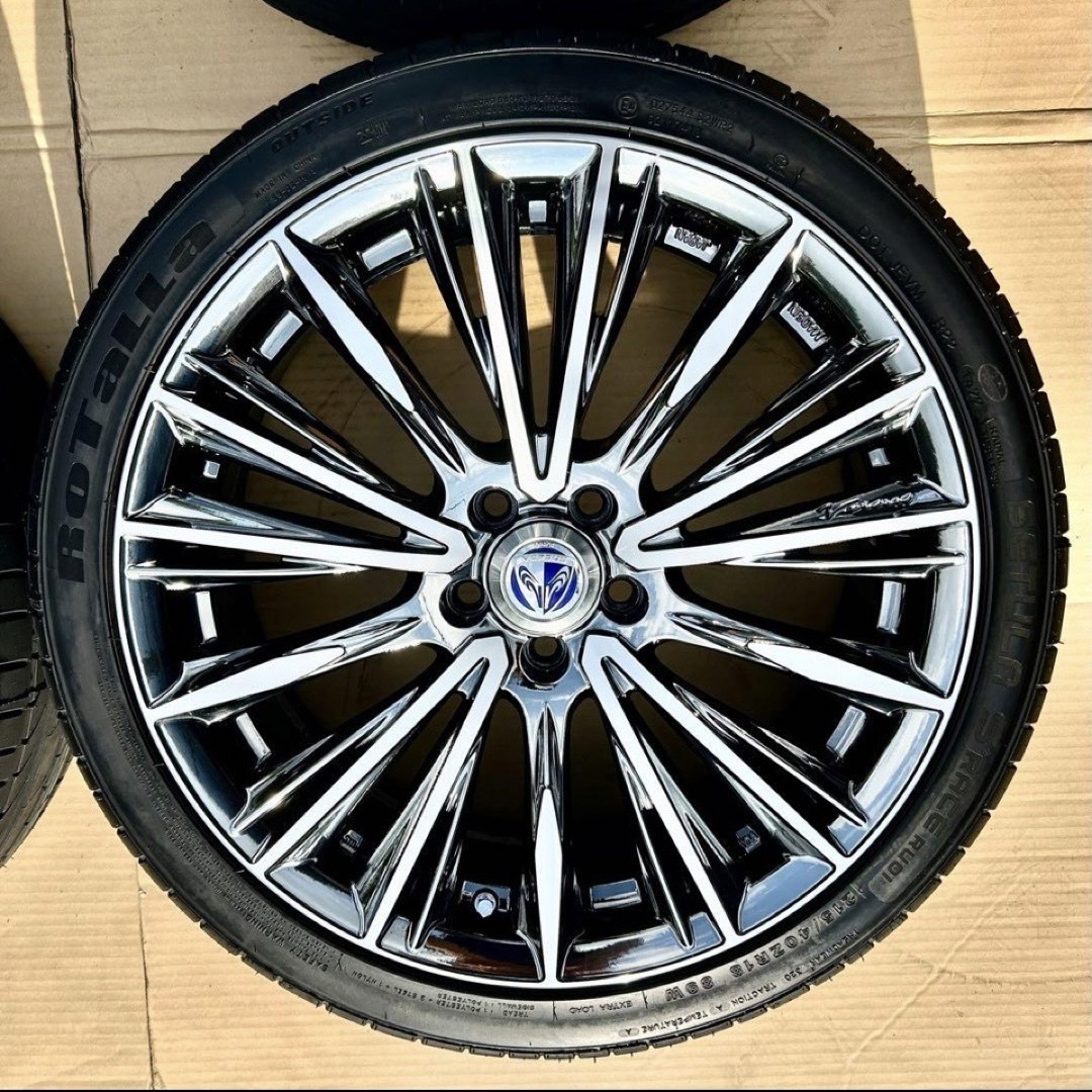 215/40R18 新品 プリウス 超美品 18インチ レイズ ヴォウジェの通販 by