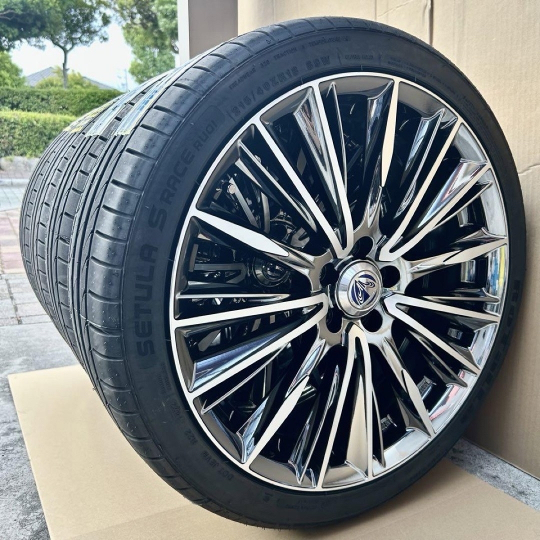 215/40R18 新品 プリウス 超美品 18インチ レイズ ヴォウジェの通販 by