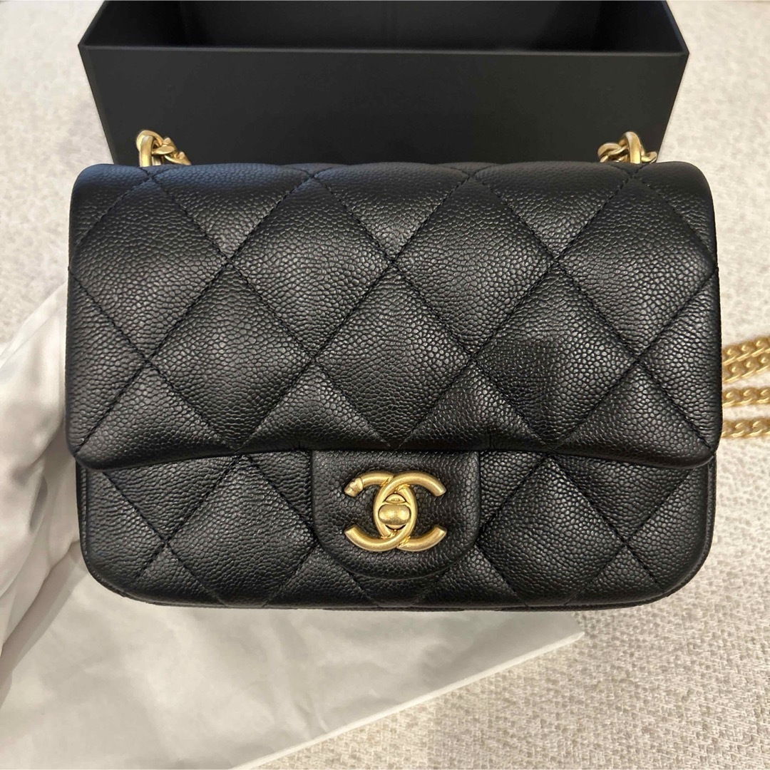 CHANEL - シャネル キャビアスキン ハートチェーン ショルダーバッグの