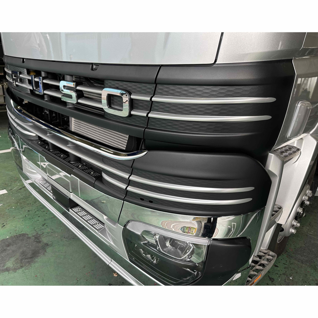 シルバー 4段グリル 新型 FUSO スーパーグレート ステッカー 出張可能