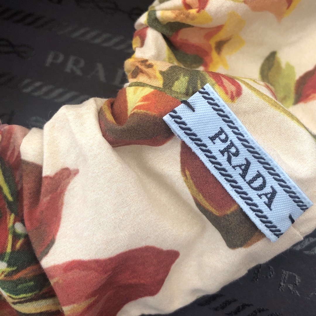 PRADA - プラダ シュシュの通販 by Cherry's shop｜プラダならラクマ