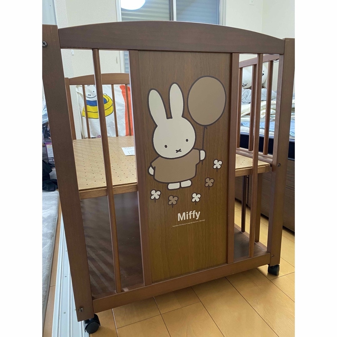 ミッフィー◇木製ベビーベッド◇キャスター付きの通販 by oymyt's shop