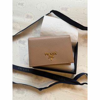 PRADA（ベージュ系）のフリマアイテム一覧