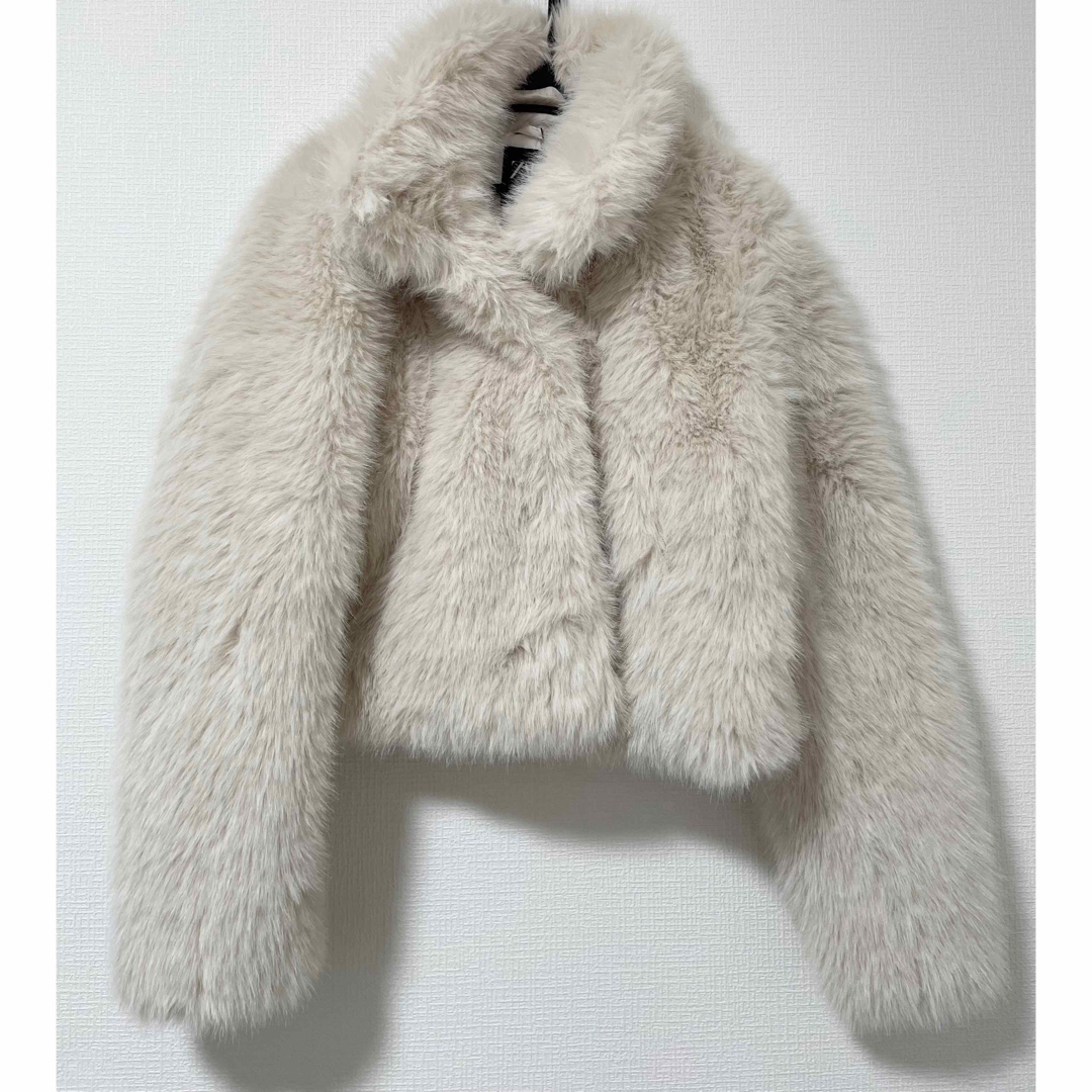 ZARA - ZARA ザラ ショート丈フェイクファーコート Mの通販 by