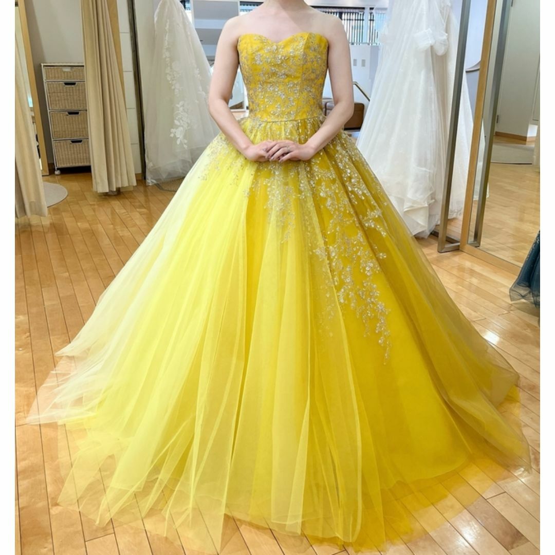 カラードレス イエロー ベアトップ グラデーション キラキラ光る刺繍