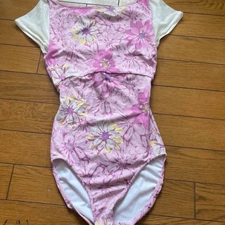 stina レオタードのフリマアイテム一覧