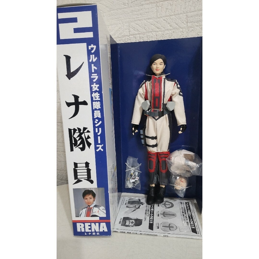 ウルトラ女性隊員。レナ隊員。希少。2001年。チェンジ頭、手首等