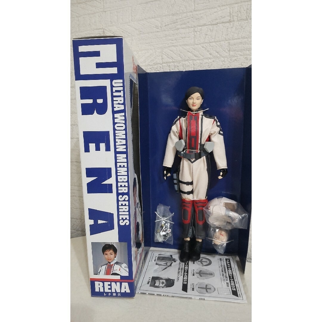 ウルトラ女性隊員。レナ隊員。希少。2001年。チェンジ頭、手首等