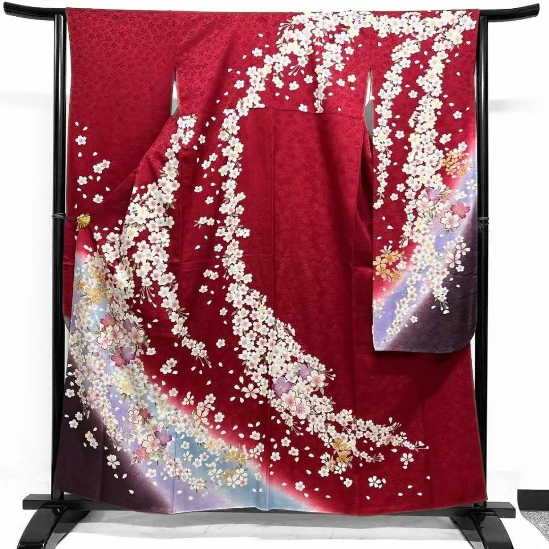 銀通し金駒刺繍金彩桜花模様花吹雪振袖着物013a 刺繍 金彩 牡丹