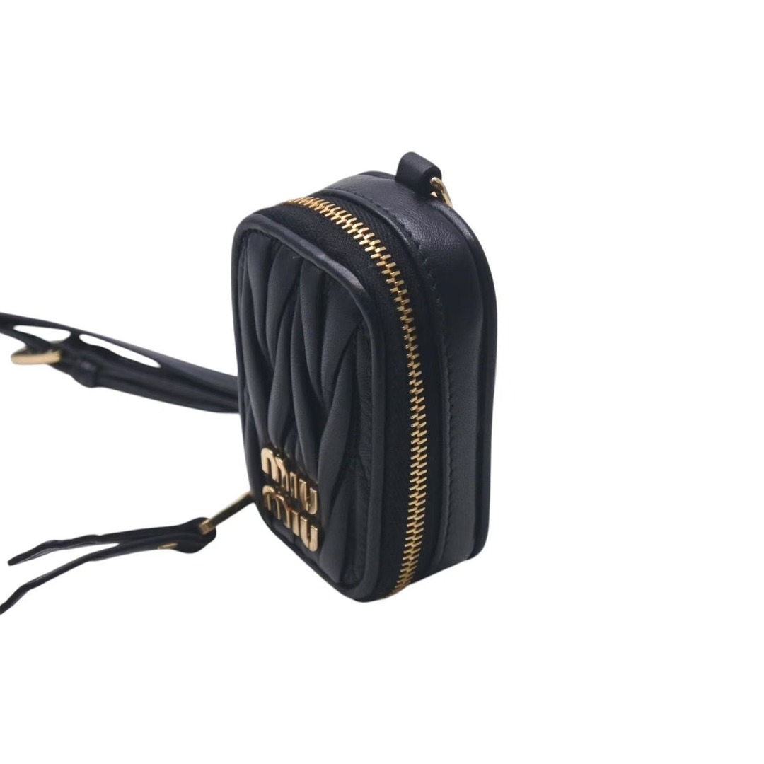 MIU MIU - 極美品 MIUMIU ミュウミュウ 23FW AirPodsケース ミニポーチ