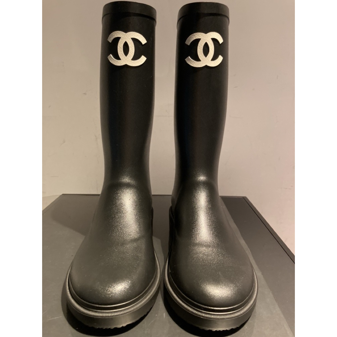 CHANEL - 値下げ！新品未使用 シャネル レインブーツ38 ジェニー着用