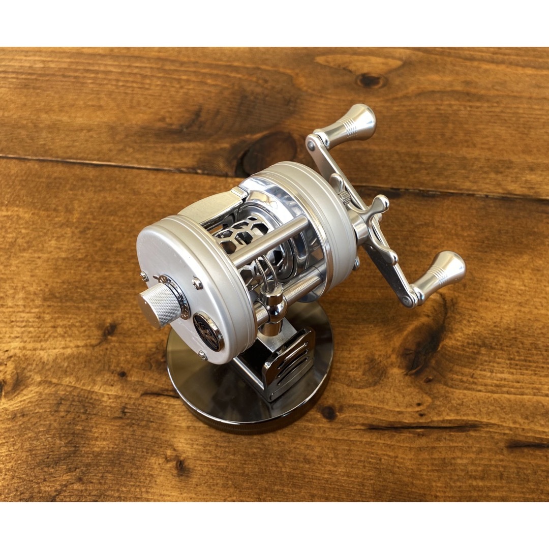 新品未使用 トラウト ベイトリール オールドリール風 丸型 リール