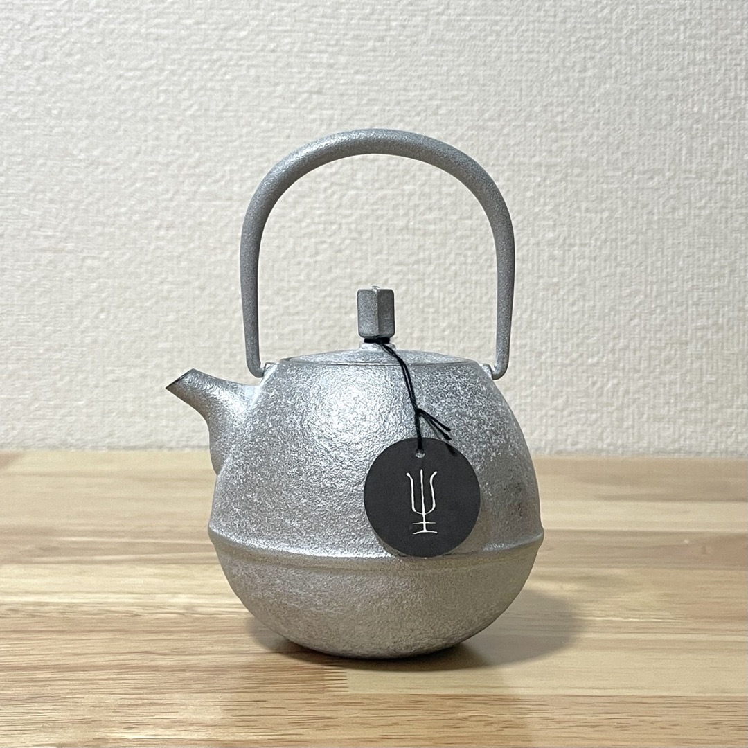 AAA安藤七宝店純銀刻印 桜釉 葡萄文瓶 唐木台・木箱付 H R8810B AAA