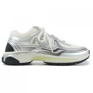 CHANEL（スニーカー ・ シルバー/銀色系）のフリマアイテム一覧