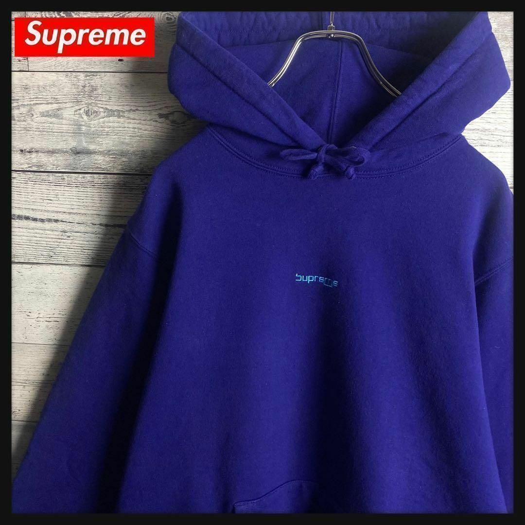 希少デザイン】シュプリーム☆センター刺繍 スモール ロゴ パーカー